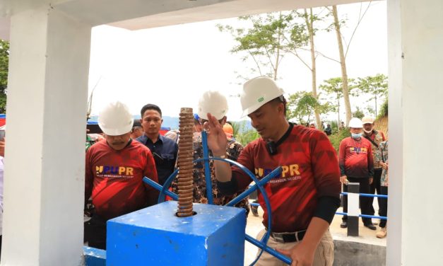 Untuk Meningkatkan Produktivitas Padi, Bupati Parosil Meresmikan Bendungan Way Haru