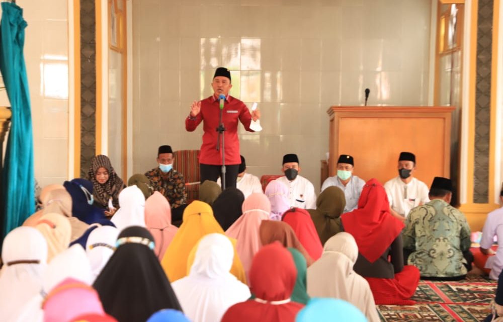Bupati Lampung Barat Melakukan Pengajian Bersama Di Pekon Muara Jaya II