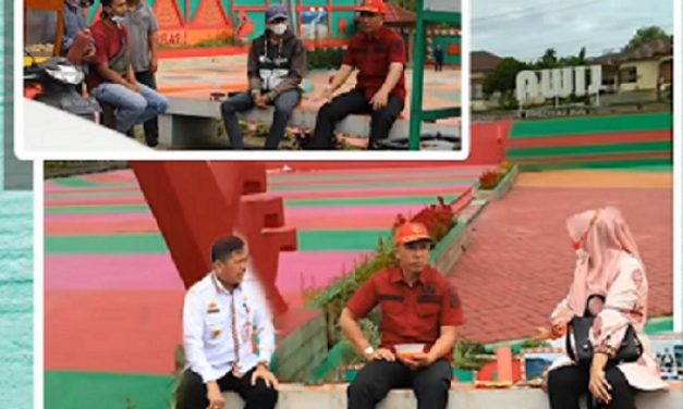 Bupati Lambar Berdiskusi Dengan Pedagang Kaki Lima