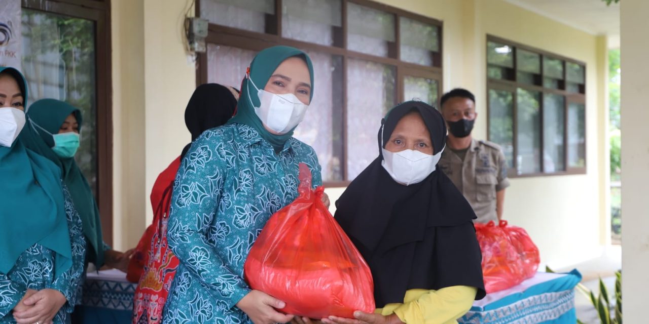 Ketua TP-PKK Partinia Parosil Melaksanakan Program Siger Untuk Kesejahteraan Masyarakat