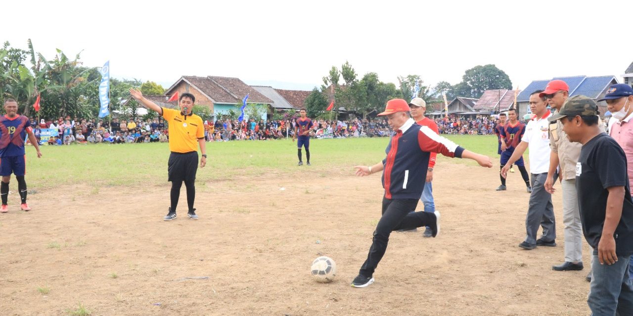 Tutup Laga Persahabatan Turnamen Sepak Bola, Parosil: Kegiatan ini tingkat lingkungan tetapi rasanya tingkat kabupaten