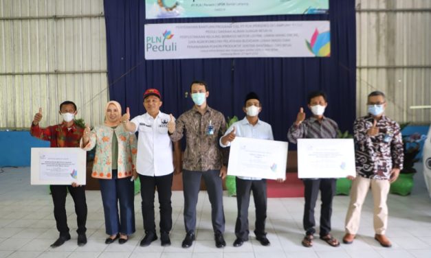 Bupati Parosil Terima Bantuan CSR dari PT. PLN ULPLTA Way Besai Senilai 241 Juta Rupiah