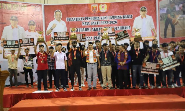 Bupati Parosil Secara Resmi Menutup E-Sport Piala Bupati 2022