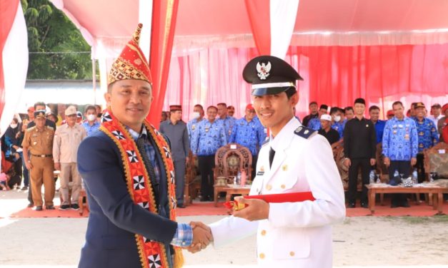 Bupati Lampung Barat Melantik Peratin di Kecamatan Suoh dan BNS