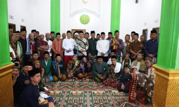 Bupati Lampung Barat Melakukan Safari Jum’at di Masjid Baitul Rahman Kecamatan Way Tenong