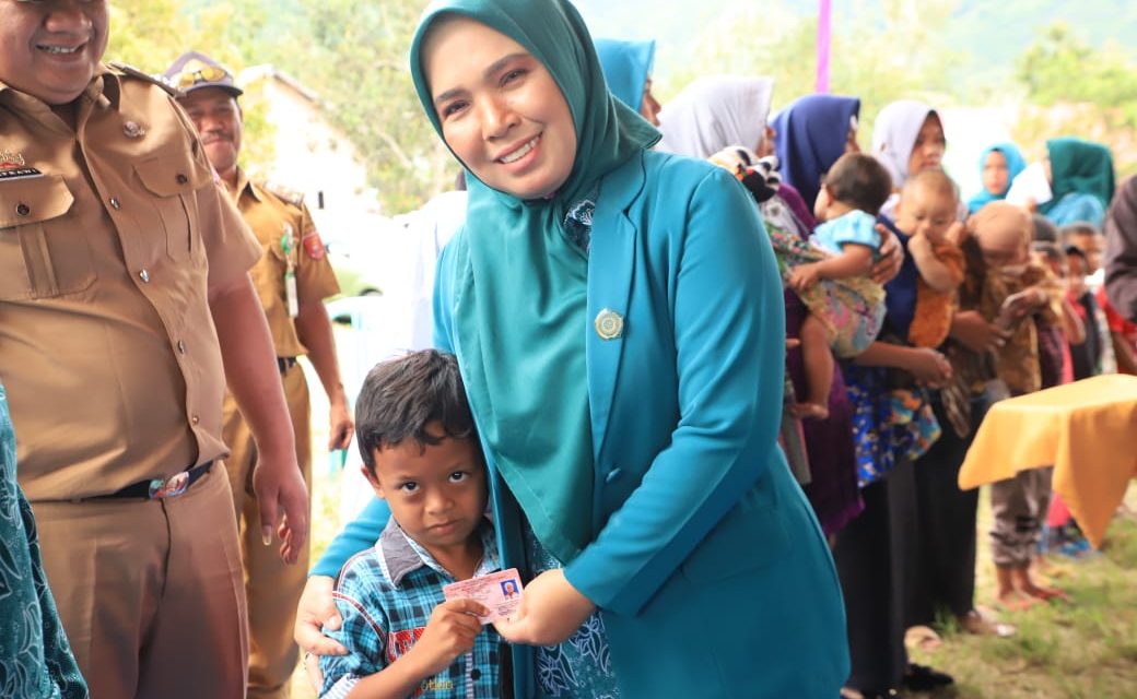 Ketua TP-PKK Kabupaten Lampung Barat Melantik 3 Orang Ketua TP-PKK Kecamatan