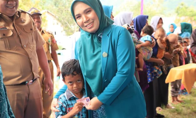 Ketua TP-PKK Kabupaten Lampung Barat Melantik 3 Orang Ketua TP-PKK Kecamatan