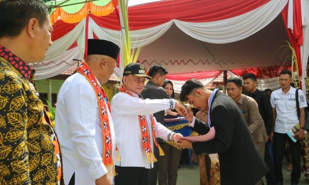 Mad Hasnurin Hadiri Pelepasan Siswa-siswi SMP Kecamatan Suoh dan Bandar Negeri Suoh