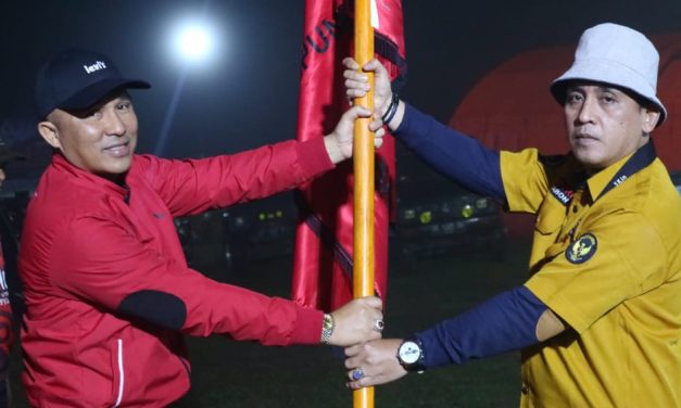 Bupati Lampung Barat Parosil Mabsus resmi dilantik sebagai Ketua Pengurus SKIn Kabupaten Lampung Barat.