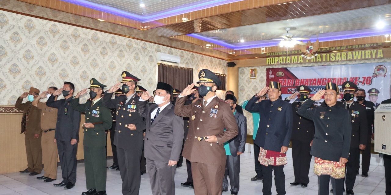 Wabup Lambar Hadiri Hut Bhayangkara ke-76