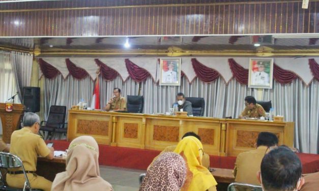 Pemkab Tekankan Longsor di Taman Hias KRL Segera di Tangani