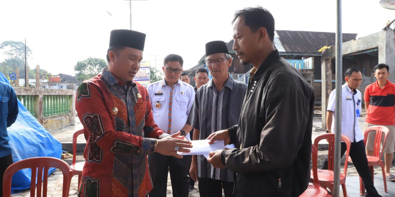 Bupati Lampung Barat Meninjau Lokasi Kebakaran Pekon Kenali.