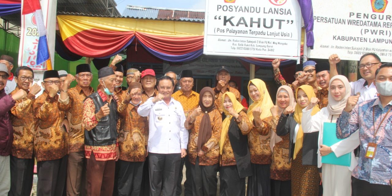Wabup Mad Hasnurin Resmikan Posyandu KAHUT Pada Peringatan HUT PWRI Ke-60
