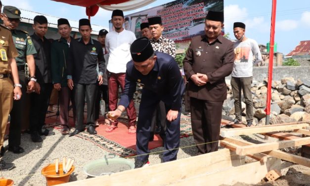 Membangun Masjid Parosil Sebut Menjadi Penolong Diakherat