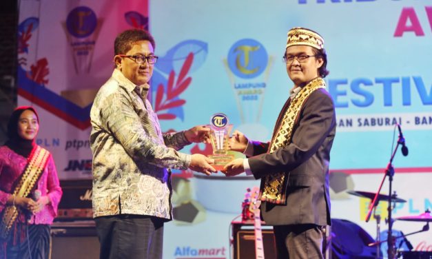 Kabupaten Lampung Barat terima 2 penghargaan sekaligus