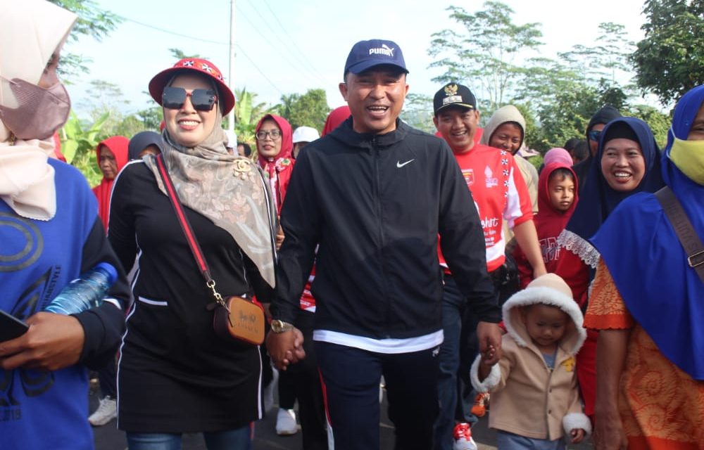 Bupati Parosil Lakukan Jalan Sehat dan Senam Bersama Ribuan Masyarakat BNS