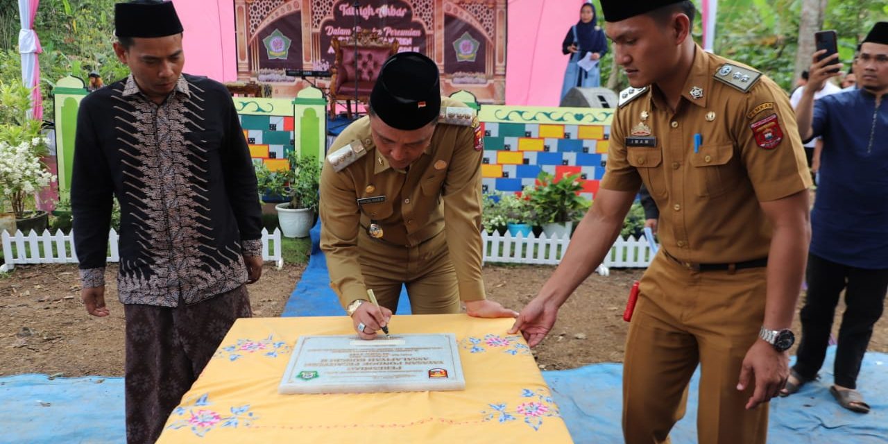 Bupati Parosil Hadiri Pengajian Tabligh Akbar dan resmikan Ponpes Assalafiyah Bungin II