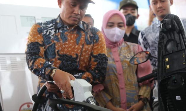 Bupati Parosil resmikan SPBU Satu Harga