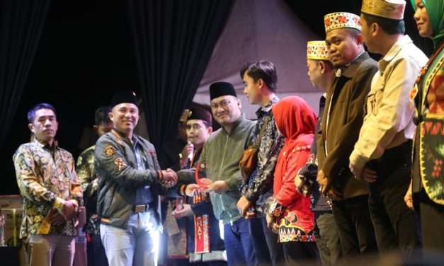 Penutupan Liwa Expo Tahun 2022, Bupati Parosil Lakukan Penandatanganan Mou