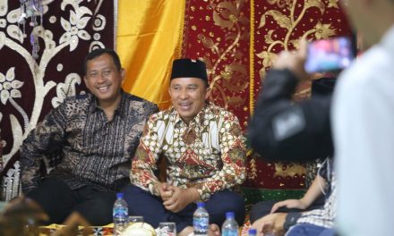 Bupati Parosil Menghadiri Ramah Tamah di Gedung Dalom Kepaksian Pernong