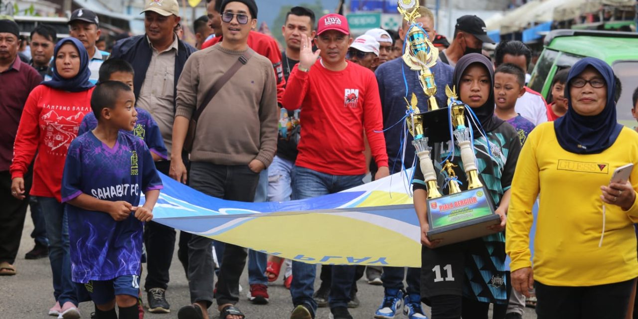 Dide Hijau Daun Dampingi Bupati Parosil Hadiri Sejumlah Kegiatan di Kebun Tebu