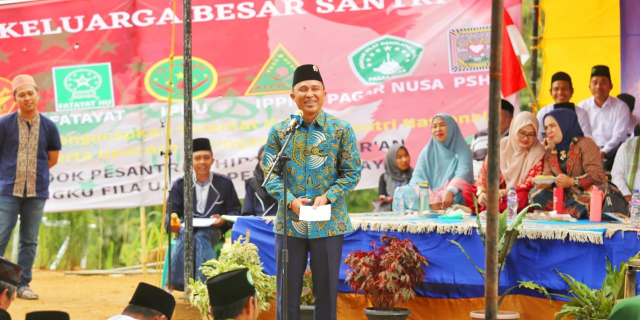 Bupati Parosil Umrohkan Pimpinan Pondok Pesantren Hidayatul Qur’an