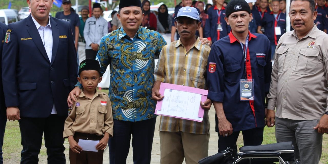 Kukuhkan Karang Taruna Lambar, Bupati Parosil Harap Dapat Menjalin Sinergitas Yang Baik.