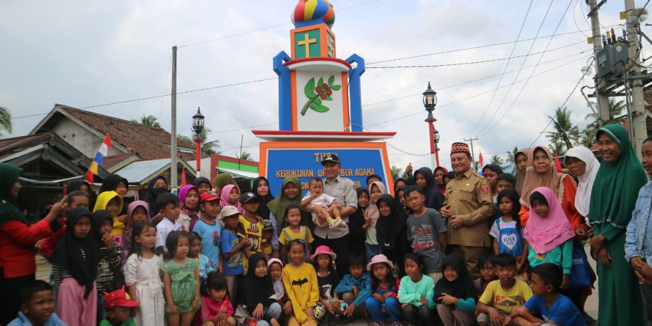 Resmikan Tugu Kerukunan, Bupati Parosil Sebut Simbol Kerukunan Dan Kedamaian