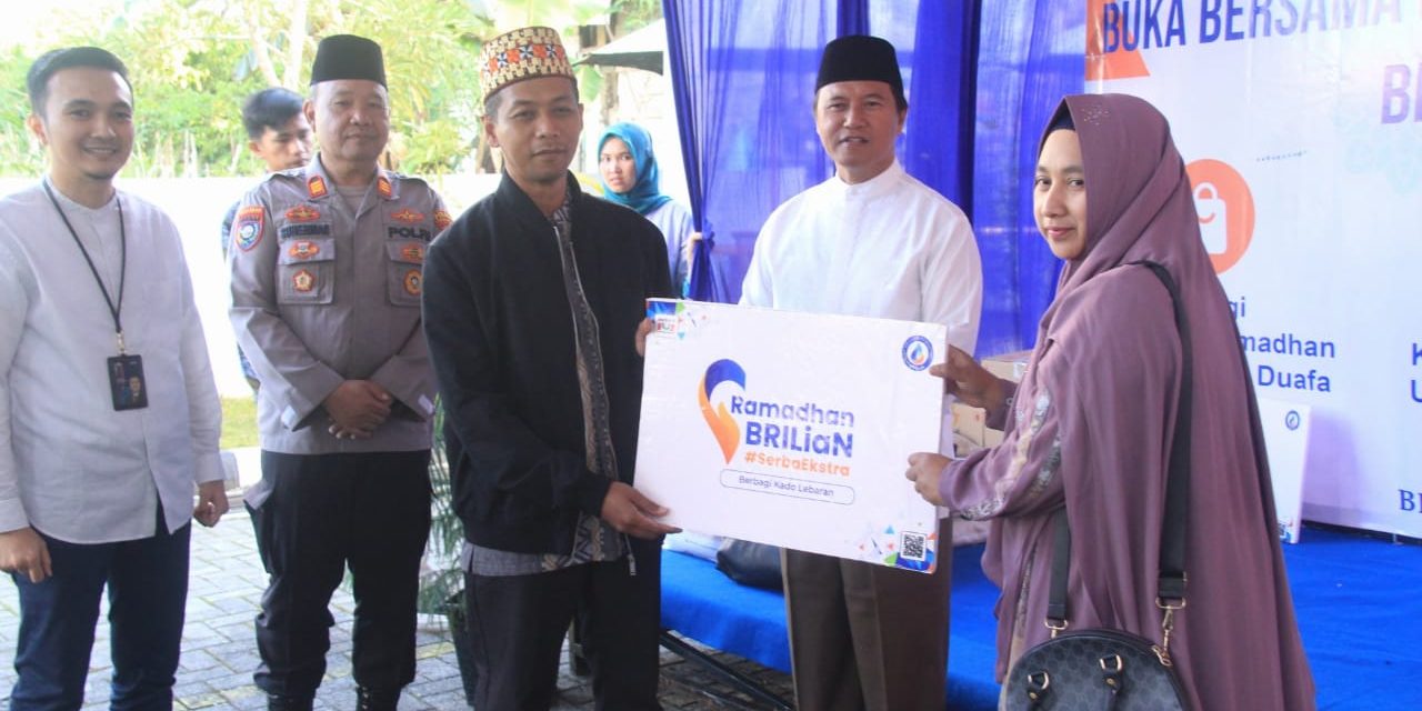 PJ. Bupati Lambar Pererat Silaturrahmi Dengan Bank BRI Cabang Liwa, Gelar Bakti Bagi Sembako.