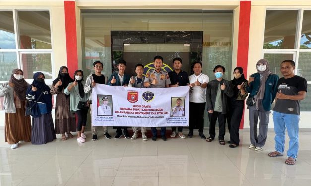 Pj. Bupati Lambar Berangkatkan  Mahasiswa Mudik Gratis.