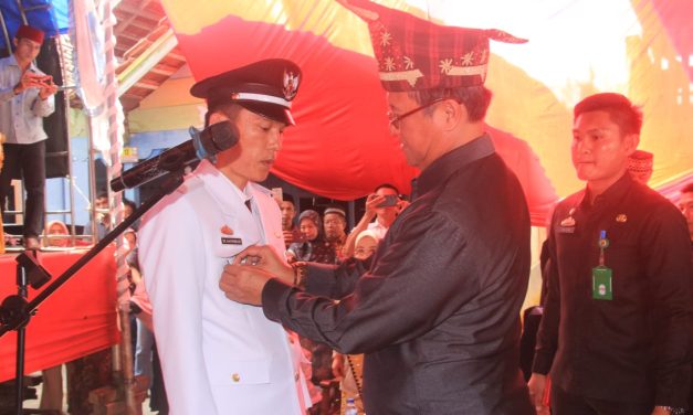 Lantik Pratin PAW Pekon Tapak Siring, Ini Pesan Pj. Bupati Lambar.