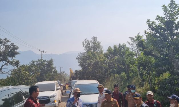 Tinjau Perbaikan Ruas Jalan Lumbok Seminung, Nukman Harap Kunjungan Wisatawan Meningkat.