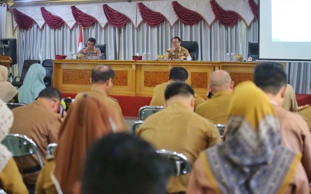 Pemkab Lambar Gelar Rapat Pemantapan Persiapan Peringatan HUT Ke-32