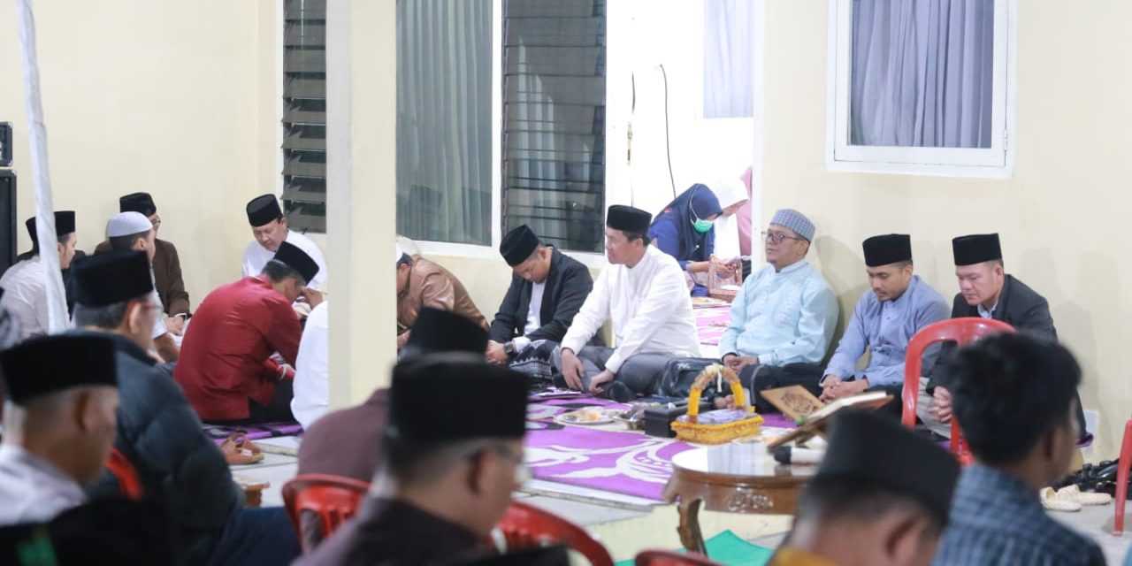 Dalam rangka HUT Lambar dan Maulid Nabi Muhammad SAW, Pj. Bupati Lambar gelar doa bersama