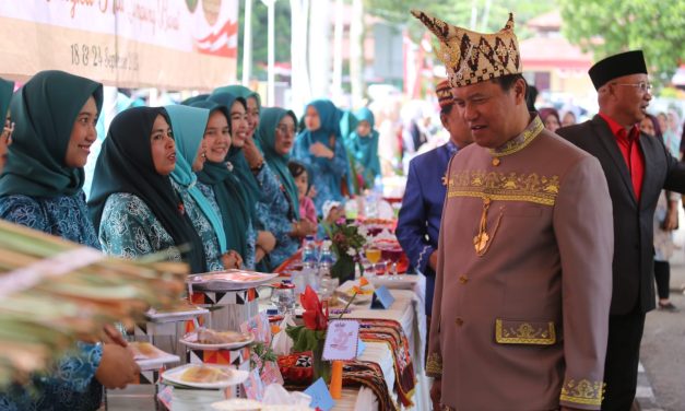 Peringatan Hut Ke-32, Pemkab Lambar Gelar Upacara Hingga Berbagai Perlombaan.