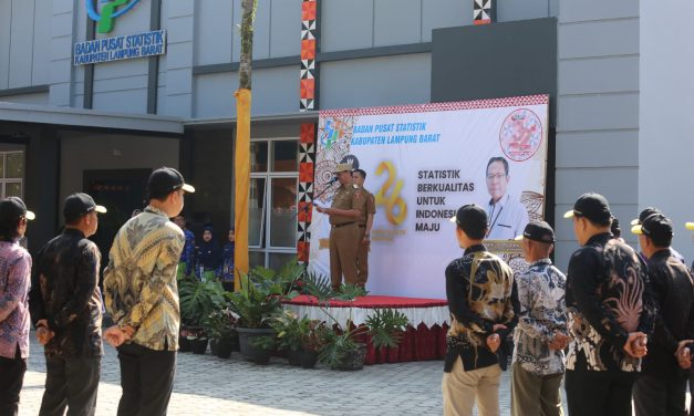 Pj. Bupati Lampung Barat Pimpin Upacara Peringatan Hari Statistik Nasional Tahun 2023.