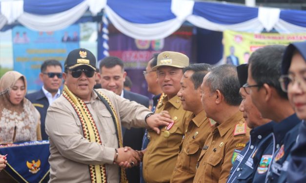 Pj. Bupati Lambar terima penghargaan Satya lencana Adhitya Karya Mahatva Yodha Utama