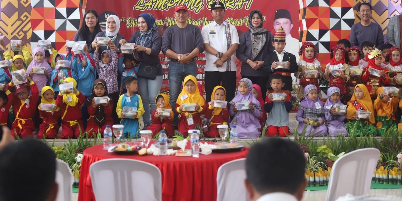 Kemeriahan Puncak Festival Literasi Tingkat Kabupaten Lampung Barat.