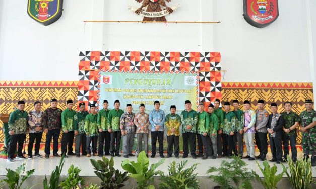Pimpinan Daerah Muhammadiyah dan Aisyiyah Kabupaten Lampung Barat Resmi Dikukuhkan.