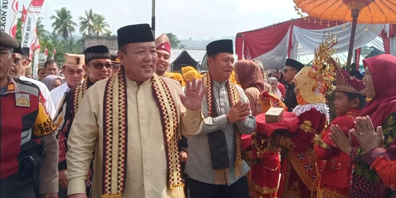 Gubernur Lampung Arinal Djunaidi Hadiri Pengajian bersama ribuan masyarakaat Lampung Barat