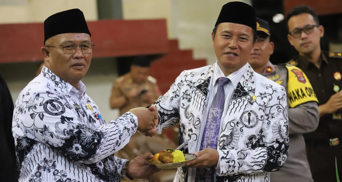 Pj. Bupati Lampung Barat Hadiri peringatan Hari Guru Nasional