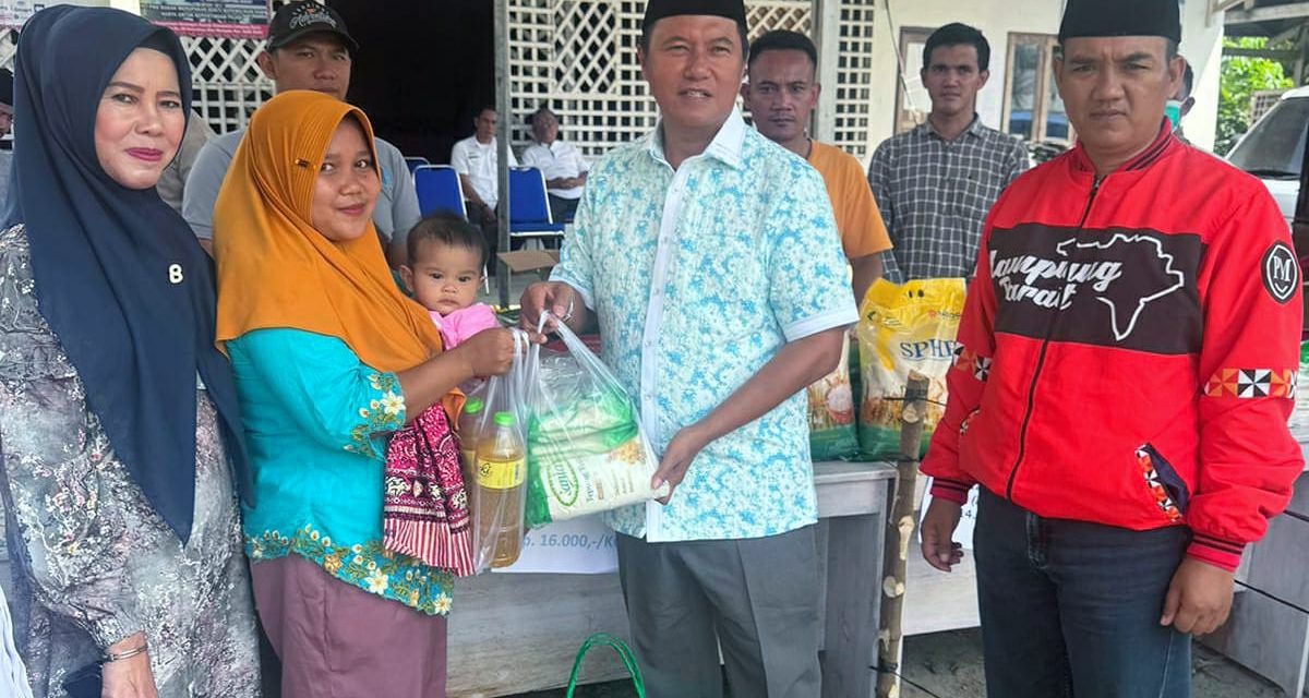 Pj. Bupati Nukman serahkan bahan pokok pangan murah di kecamatan BNS