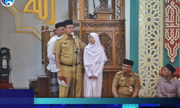 Hadiri Ujian Terbuka Dan Bakti Sosial Rumah Qur’an, Nukman Janji Umrohkan Salah satu Siswa