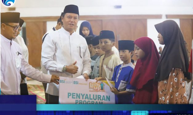 Pj. Bupati Nukman Kukuhkan Pengurus Badan Kesejahteraan Masjid Islamic Centre dan Santuni Yatim Piatu serta Dhuafa