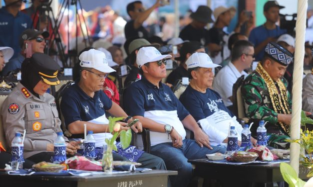 Pj. Bupati Nukman hadiri pembukaan gelaran akbar kejuaraan internasional WSL Krui Pro QS 5000