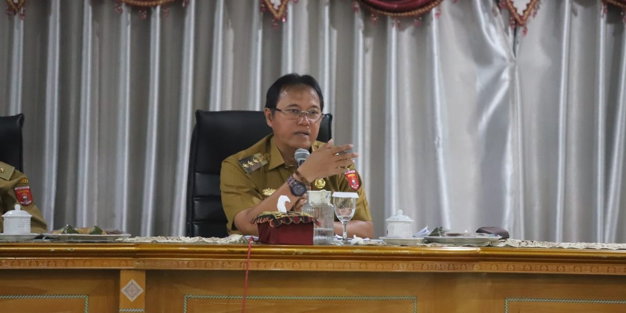 Pj. Bupati Nukman pinta jajarannya tingkatkan kinerja dengan mengevaluasi setiap program