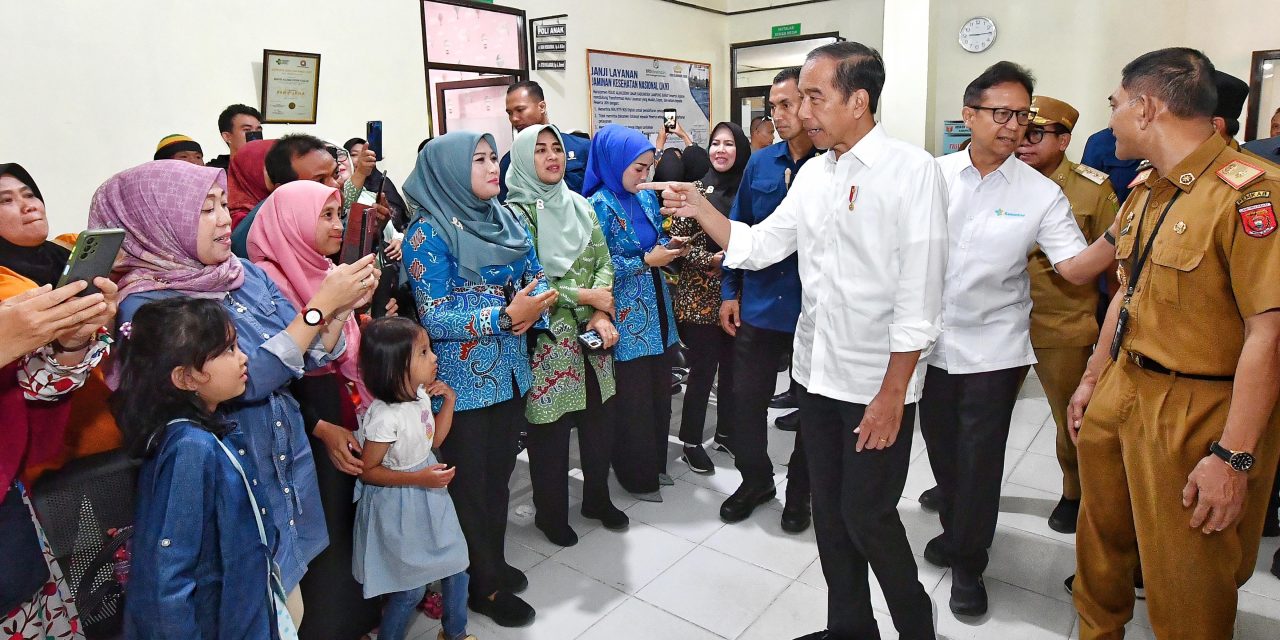 Presiden RI Ir. H. Joko Widodo tinjau RSUD Alimuddin Umar