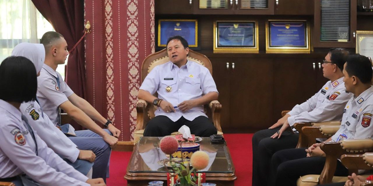 Lepas 3 Orang Peserta Paskibraka Ke Tingkat Provinsi Nukman Minta Jaga Nama Baik Lampung Barat