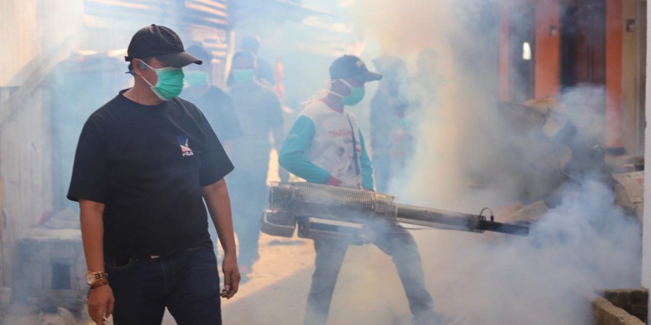 Cegah demam berdarah, Pj Bupati Lampung Barat gelar Fogging bersama masyarakat Kelurahan pasar liwa