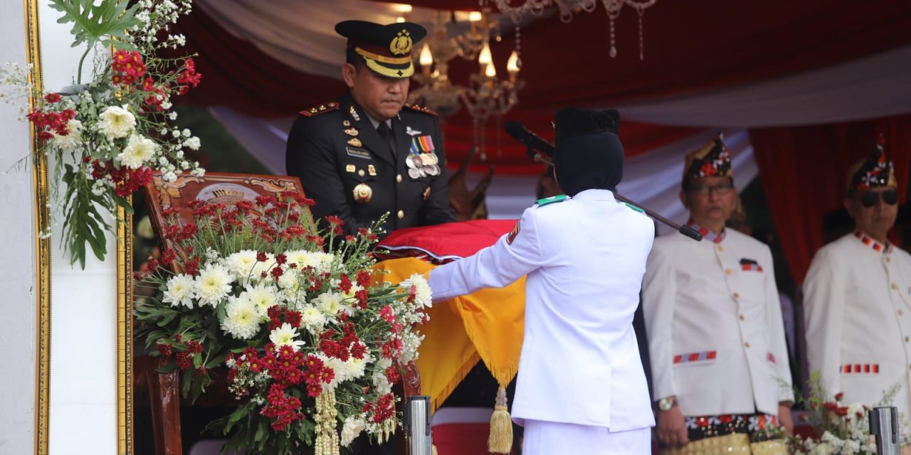 Upacara penurunan bendera merah putih peringatan HUT RI Ke 79 berjalan aman dan lancar